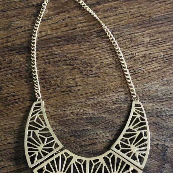 Gold triangle shaped necklace🤎✨ - Picture 2 of 3